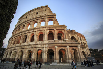 Naklejka premium Rome: the Colosseum at sunset. 