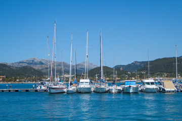 Fototapeta na wymiar Boote im Hafen von Port d´Andratx auf Mallorca