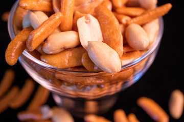 柿の種　コーヒーの添え物で喫茶店でよく出てくる。