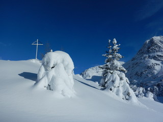 Obraz na płótnie Canvas beautiful winter landscape in the alps