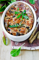 Clafuti with mushrooms and a mix of salad