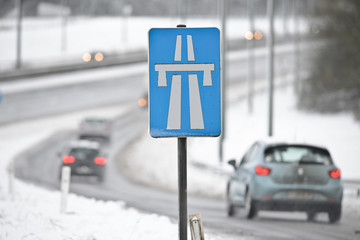 neige route autoroute auto voiture sel circulation