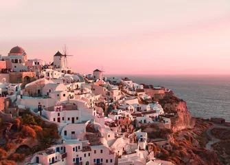 Poster Klassiek landschap in Oia op het eiland Santorini, Griekenland bij zonsondergang © zenobillis