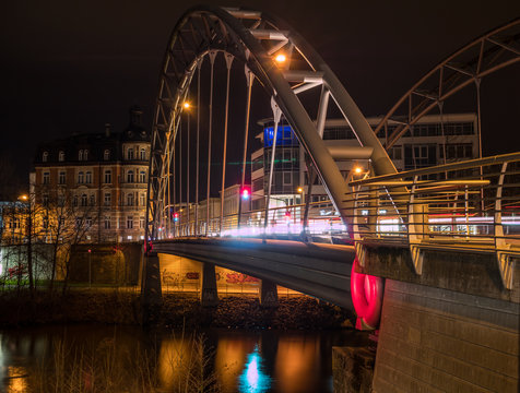 Luitpoldbrücke bei Nacht in Bamberg
