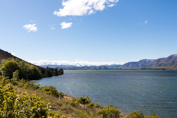 Fototapeta na wymiar New Zealand lake mountain landscape panorama