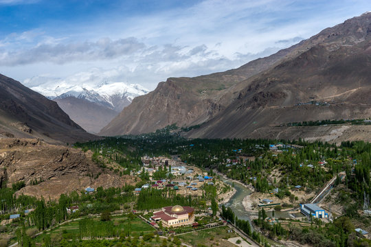 Khorugh town