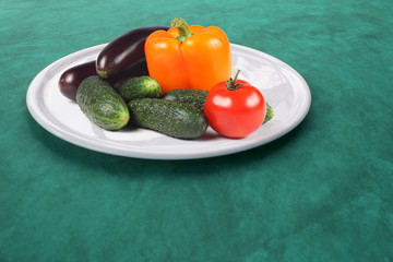 Divers légumes sur plat