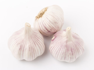 Obraz na płótnie Canvas Fresh garlic isolated on white background. Raw garlic