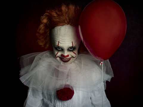 ni&ntilde;o disfrazado de payaso