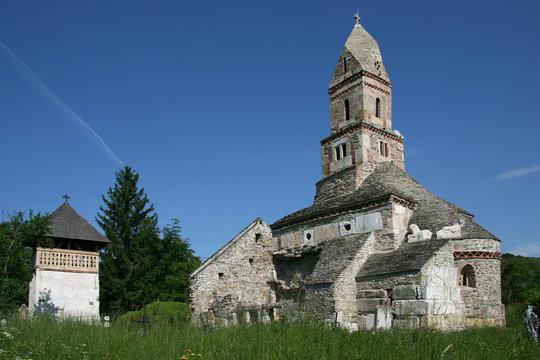 Densus, &auml;lteste Steinkirche Rum&auml;niens aus dem 13. Jahrhundert