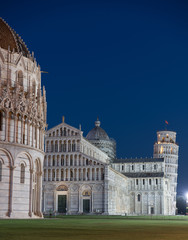 Fototapeta na wymiar Pisa at night