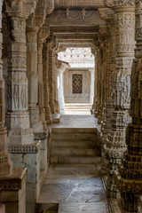 Fototapeta na wymiar arcade columns in Jain Temple of Ranakpur, Rajasthan