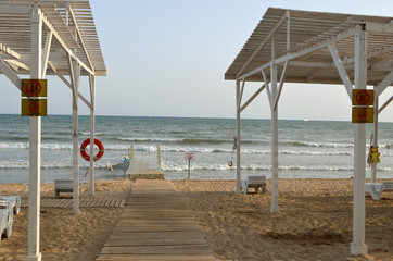 пляж и море