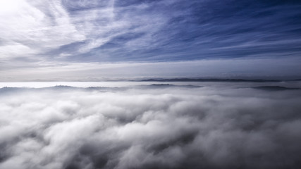 Obraz premium Italia, Gennaio 2018 - Sopra le nuvole della città di Pesaro