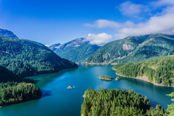 Obraz na płótnie Canvas Diablo Lake at North Cascades National Park in Washington State