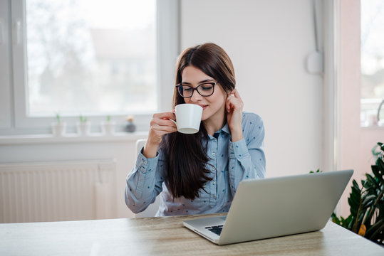  Taking a break. Freelance work concept.