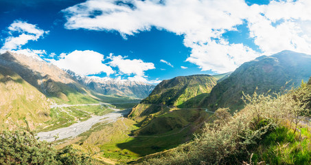 Fototapeta premium Georgian Military Road Voyenno-Gruzinskaya doroga is the historic