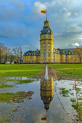 Schloss Karlsruhe mit Majolika Strahl