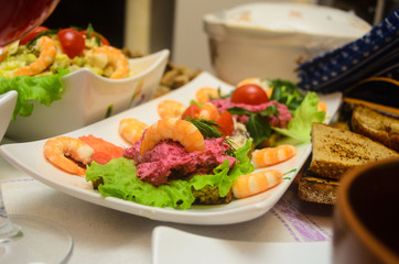 Fresh and healthy salad with shrimps