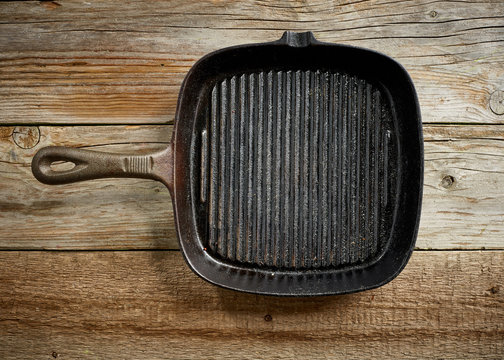empty black cast iron pan