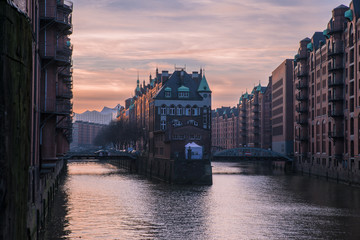 Traumhafter Sonnenuntergang Wasserschloss