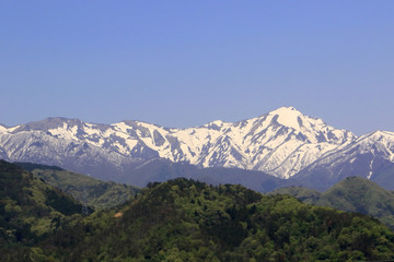 Fototapeta premium 残雪の谷川岳