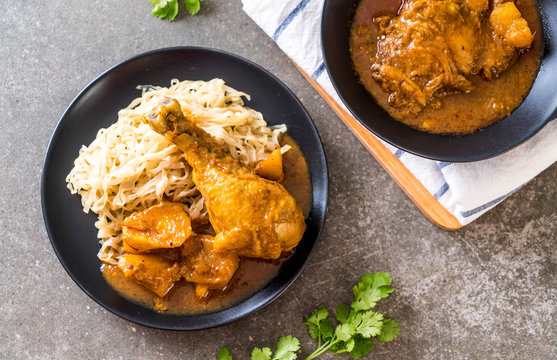 Chicken Massaman Curry Paste with Noodle