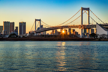 Fototapeta premium 夕暮れの東京の海