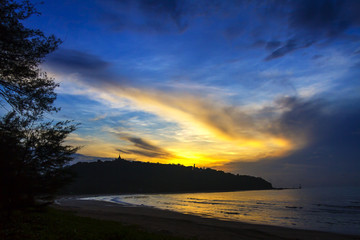 Fototapeta premium beach Ban Krut Beach, sunrise silhouette