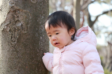 冬のアウトドア　1歳の女の子