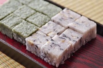 カラフルな四角の餅