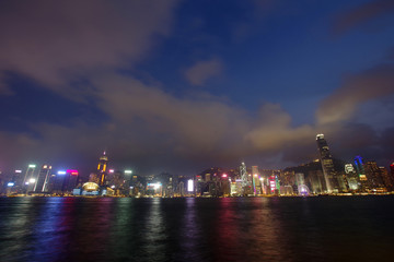 Fototapeta na wymiar 尖沙咀から見る香港島の夜景