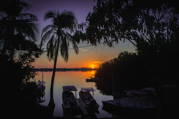 Atardecer en laguna de Manialtepec © Alfonso