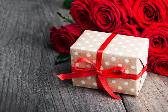 Gift box with red roses