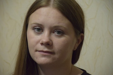 портрет молодой,кавказской,женщины  