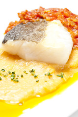 Bacalao estilo,  con mermelada de tomate, y pure de calabaza.