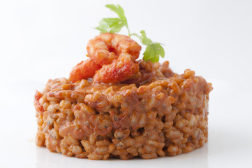 Arroz rojo de cabeza de carabineros.