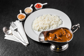 典型的なカレーライス　Curry and rice