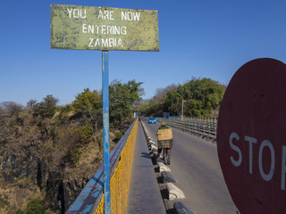 Puente sobre el rio Zambeze