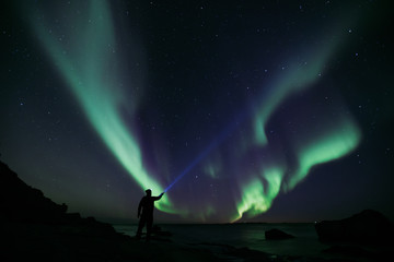 Naklejka na ściany i meble Norwegen | Polarlichter, Hauklandbeach auf den Lofoten
