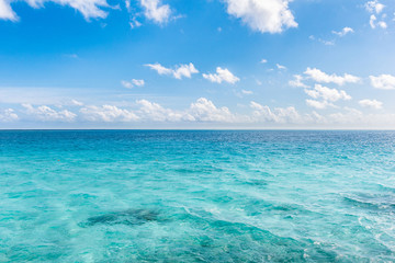 Fototapeta na wymiar Sea and sky at Maldives.