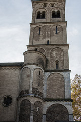 Fototapeta na wymiar romanische Basilika in Köln