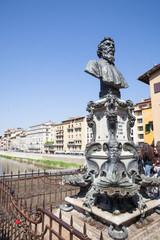 Fototapeta na wymiar Bust of Benvenuto Cellini on the bridge Ponte Vecchio in Florence