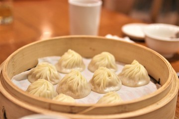 Xiao Long Bao (soup-filled dumplings) on spoon　小籠包 