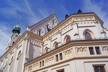 Fototapeta na wymiar Katholische Pfarrkirche St. Nikolaus in ROSENHEIM / BAYERN 