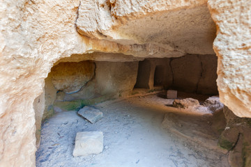 Раскопки развалин Царских гробниц в окреснстях города Пафос, Кипр.