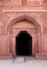 Fototapeta na wymiar Intricate design at the entrance of Jodha Bai Palace, Fatehpur Sikri, India