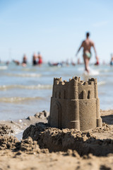 wunderschöne Sandburg am Badestrand