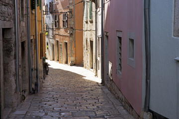 Obraz na płótnie Canvas Narrow street in Croatian city
