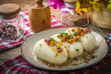 Potato dumplings stuffed with minced meat.